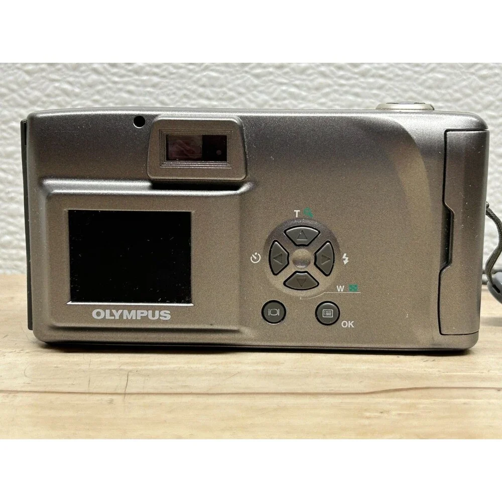Olympus D-380 2002 Camedia Digital Camera 2.0 Megapixel